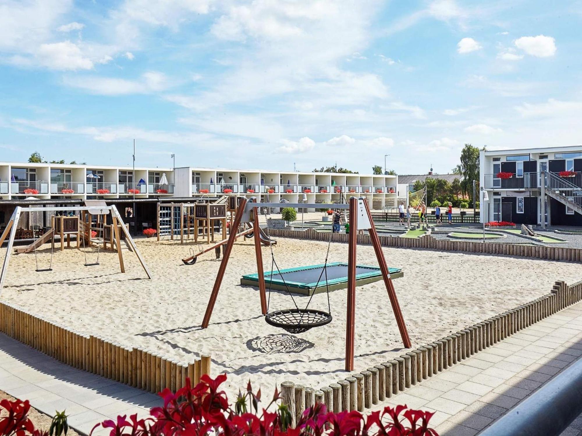 6 Person Holiday Home On A Holiday Park In Glesborg Bagian luar foto